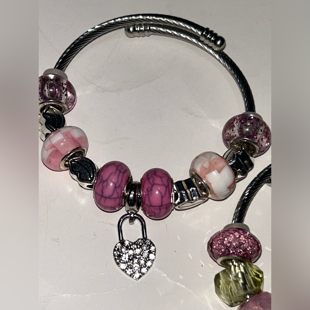 Chic Silver Bracelet with Pink and Green Beads - Picture 2 of 3